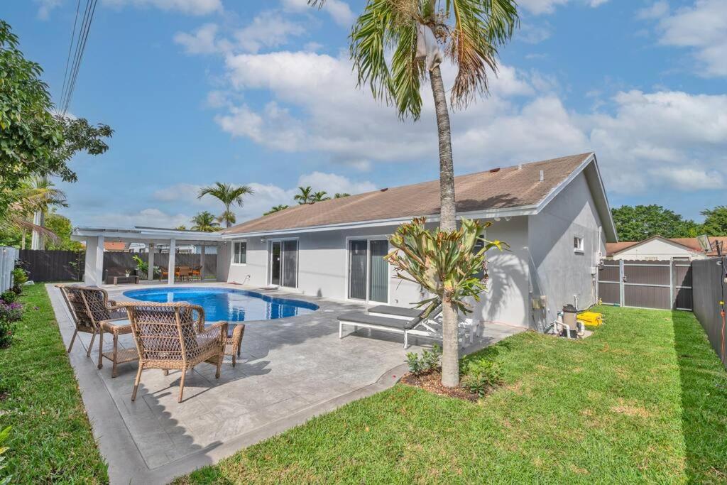 Spacious 4 Bedrooms, 2 Bathroom House With Pool Мирамар Экстерьер фото