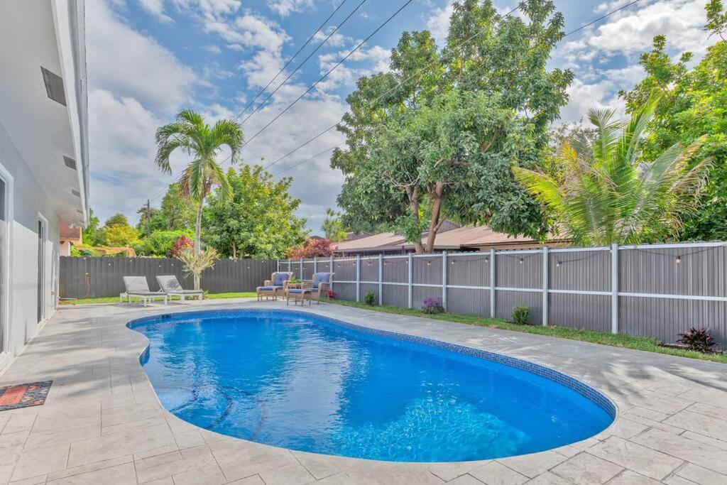 Spacious 4 Bedrooms, 2 Bathroom House With Pool Мирамар Экстерьер фото